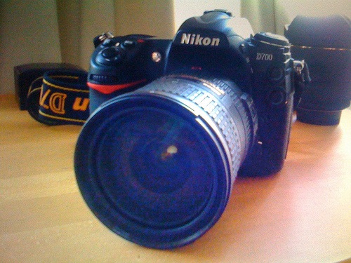 Nikon D700 12MP DSLR Camera............... 1200
Condition: Brand New
Package Content:
1 Nikon D